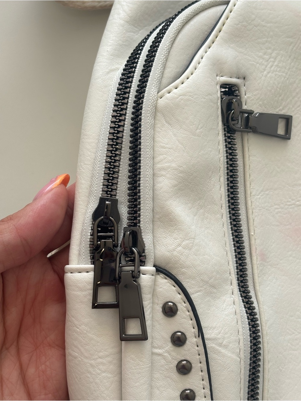 Sam & Hadley White Vegan Leather Studded Sling Bag - Picture 7 of 8